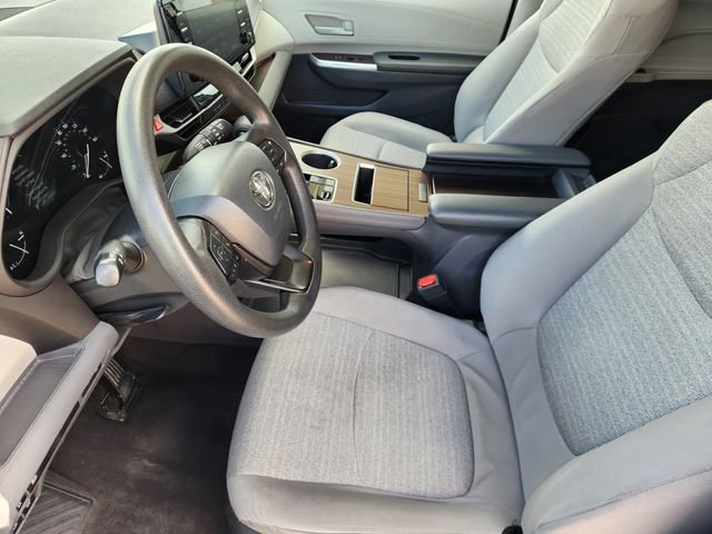 Used 2022 Toyota Sienna LE FWD image 13