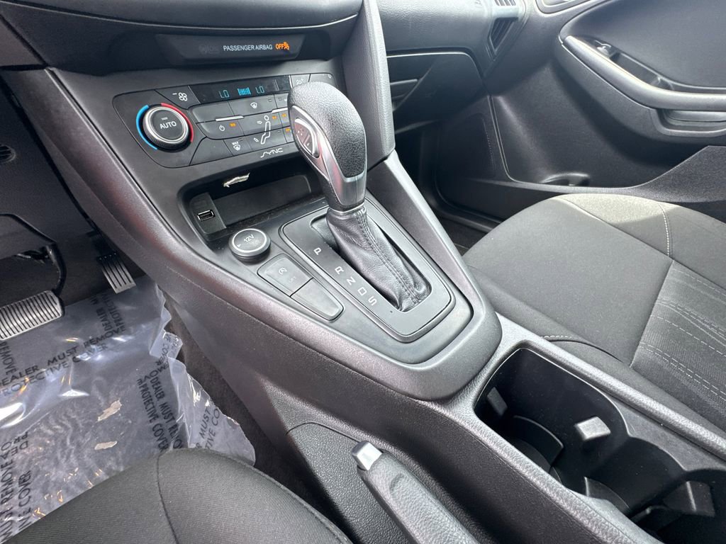 Used 2017 Ford Focus SE FWD image 30