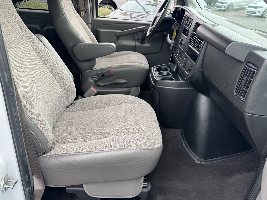 Used 2024 Chevrolet Express 3500 LT w/ LT Preferred Equipment Group RWD image 19