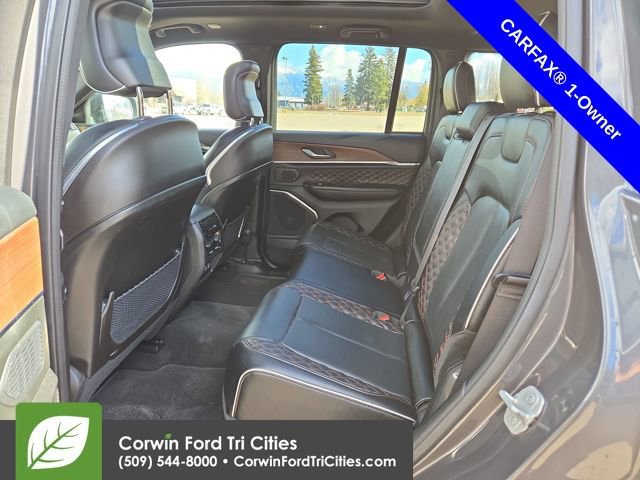 Used 2024 Jeep Grand Cherokee Summit AWD/4WD image 30