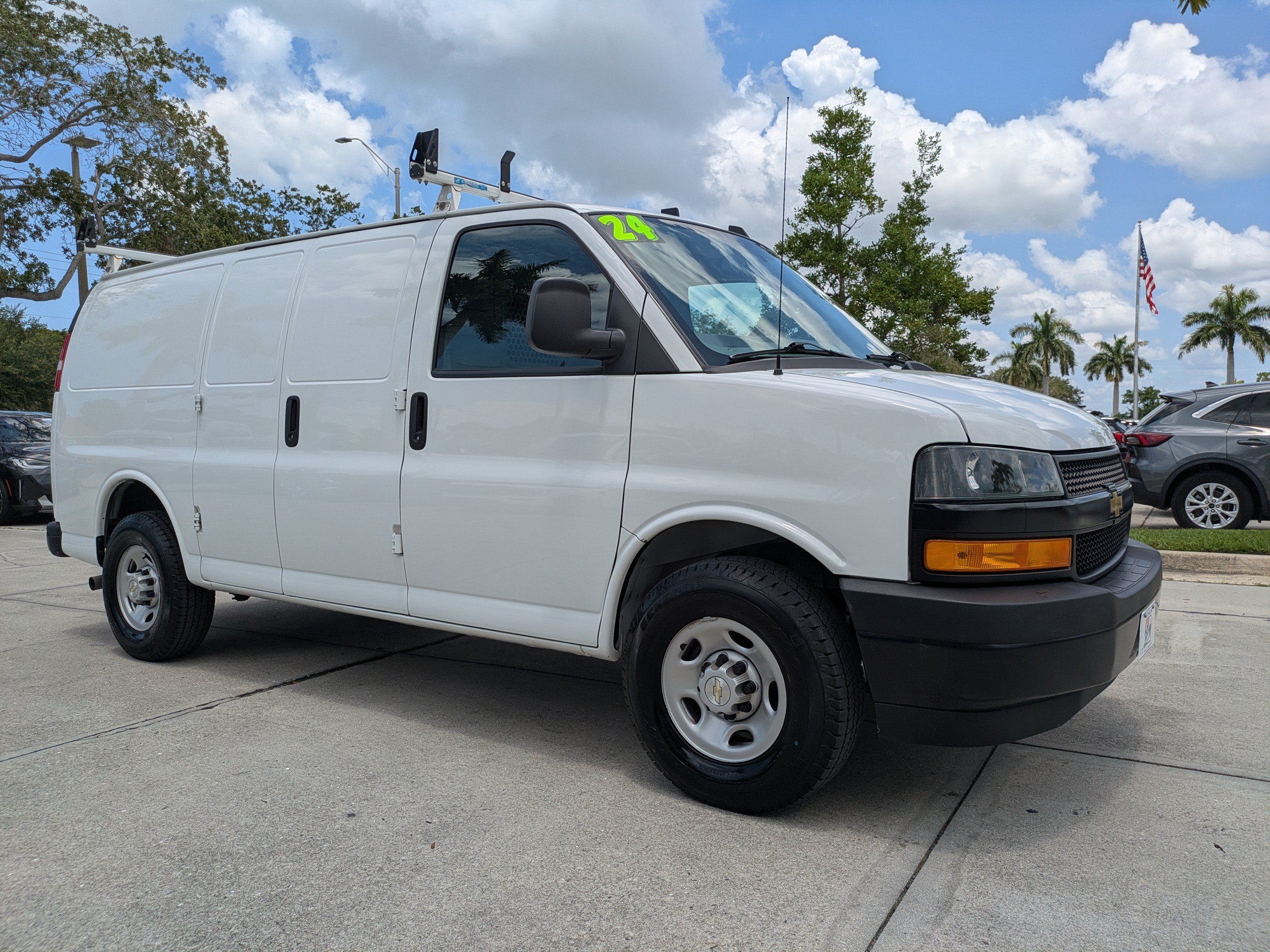 Used 2024 Chevrolet Express 2500 w/ Driver Convenience Package RWD image 2