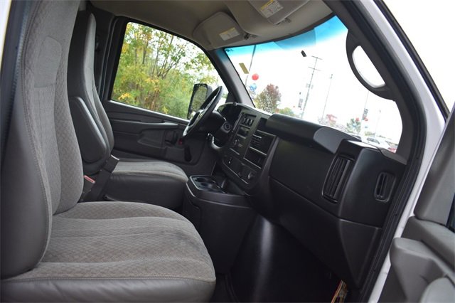 Used 2015 Chevrolet Express 3500 Extended image 12