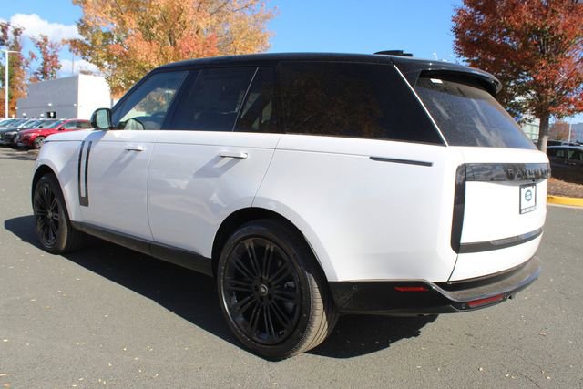 Used 2025 Land Rover Range Rover SE image 10