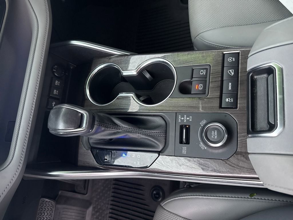 Used 2021 Toyota Highlander Limited image 22