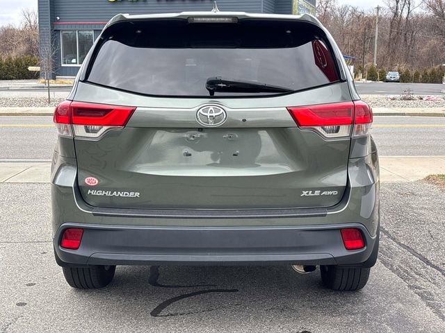 Used 2018 Toyota Highlander XLE image 5