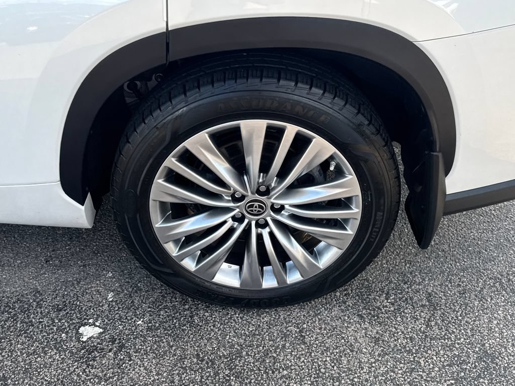 Used 2023 Toyota Highlander Platinum AWD/4WD image 44
