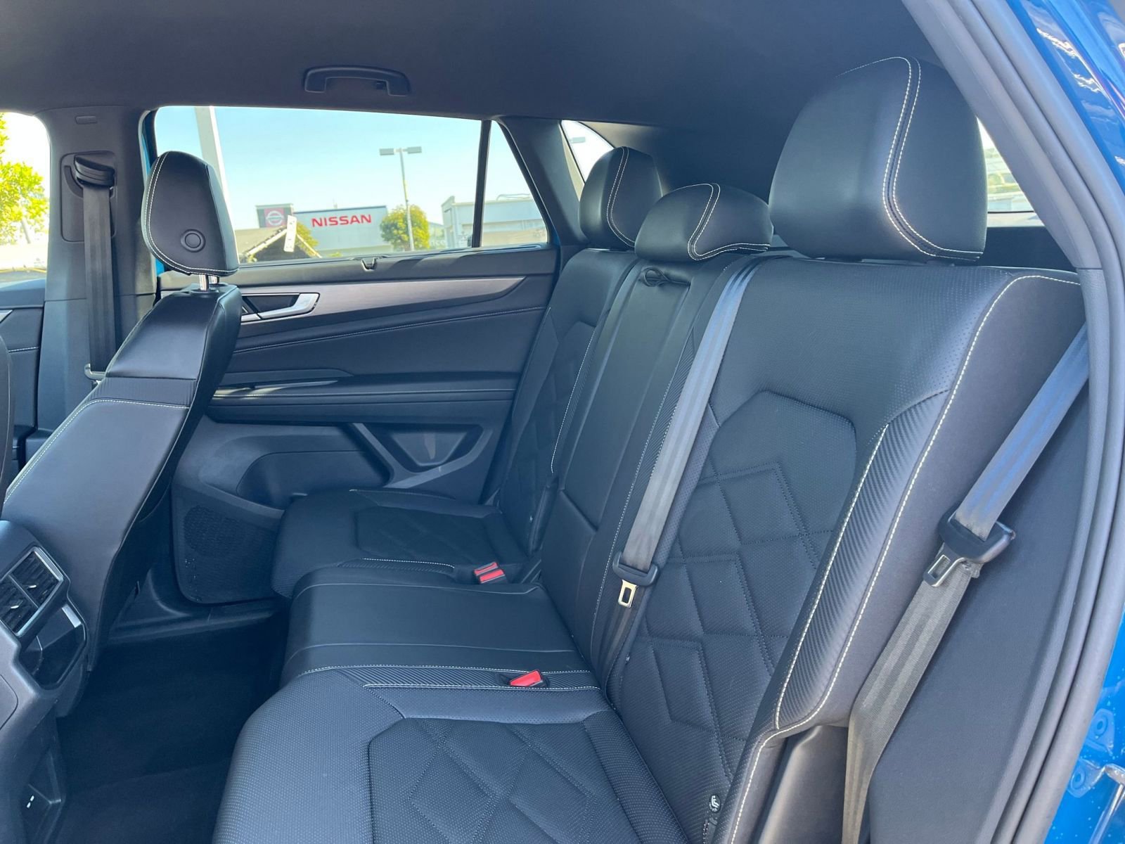 Used 2025 Volkswagen Atlas Cross Sport SE image 25