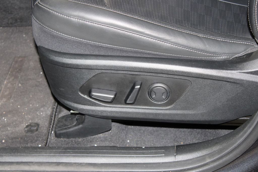 Used 2024 Kia Sorento S image 14