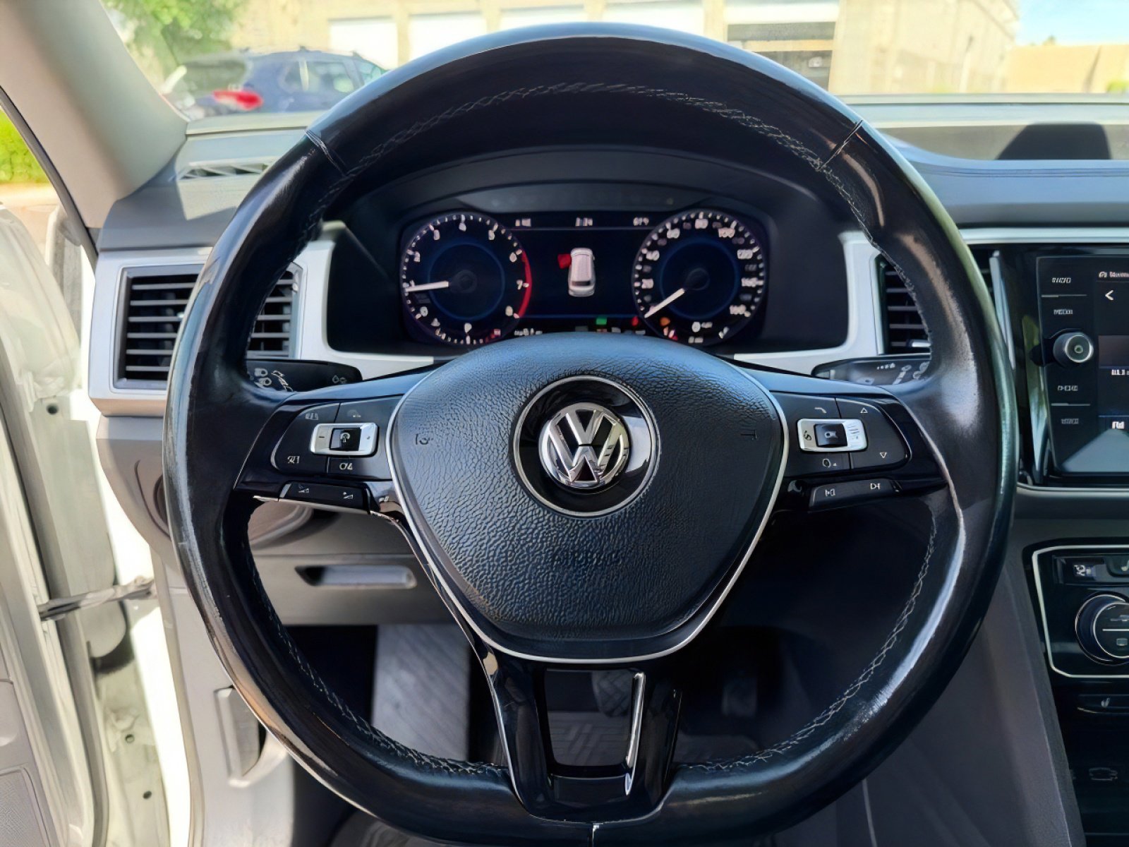 Used 2018 Volkswagen Atlas SEL Premium AWD/4WD image 18
