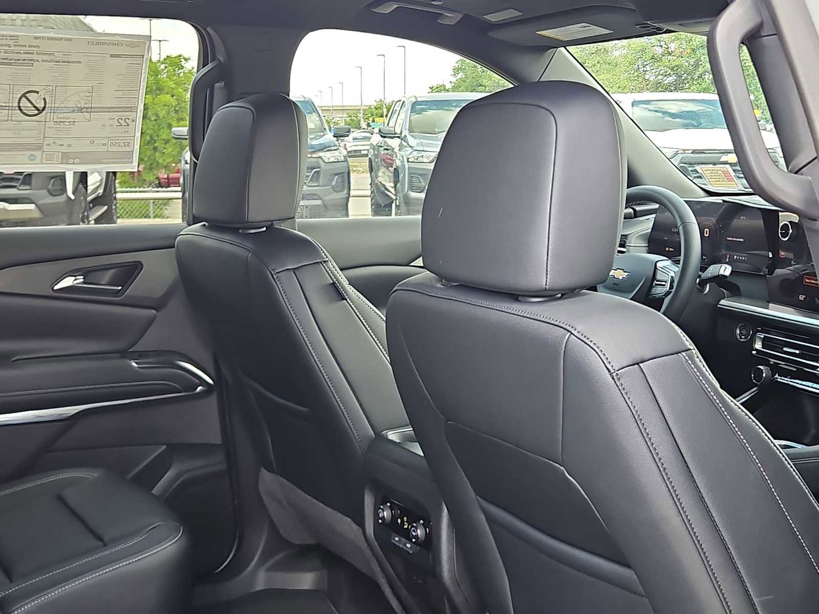 New 2026 Chevrolet Traverse LT w/ Sun and Wheel Package image 17