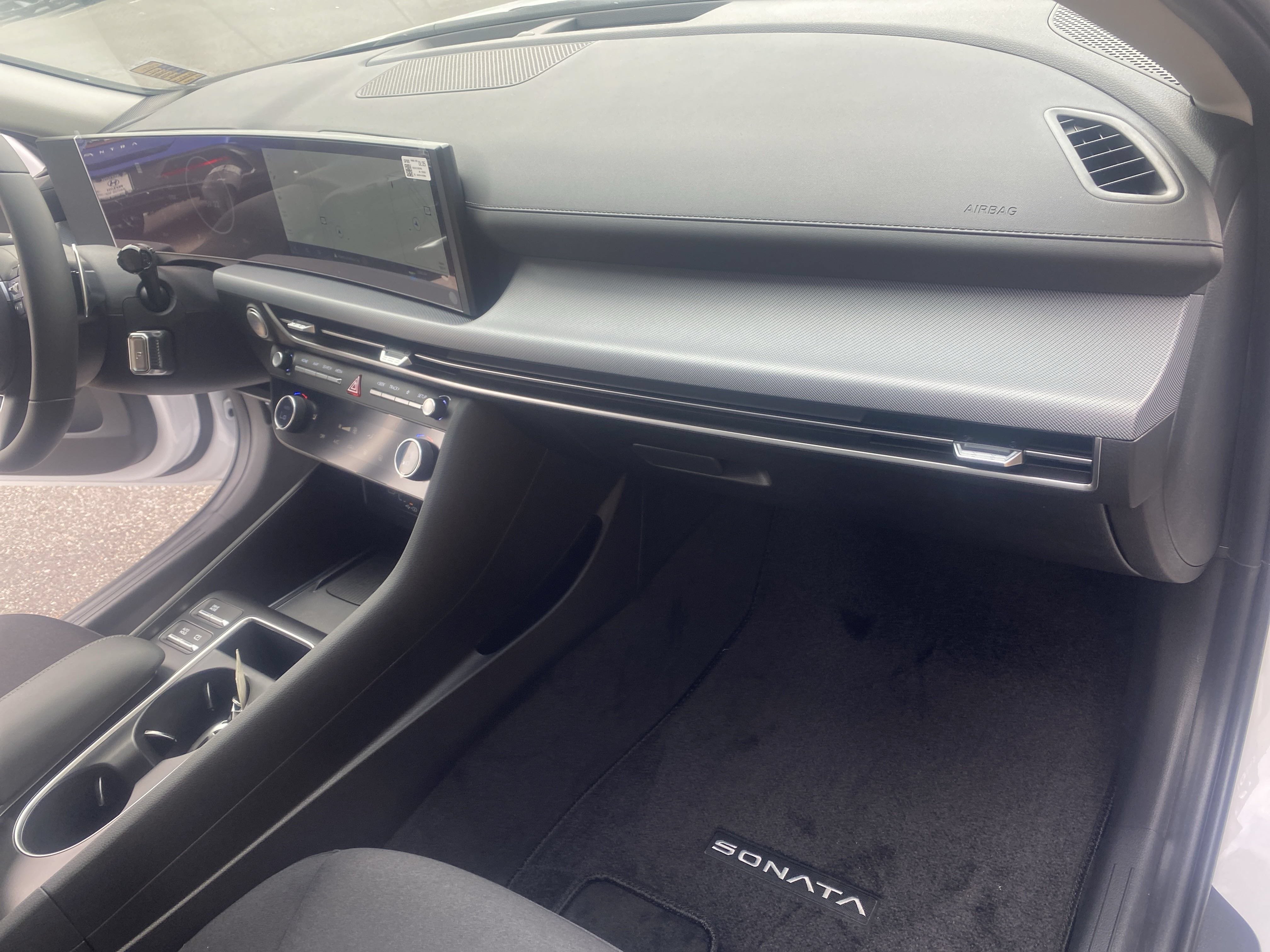 Certified 2025 Hyundai Sonata SEL FWD image 17