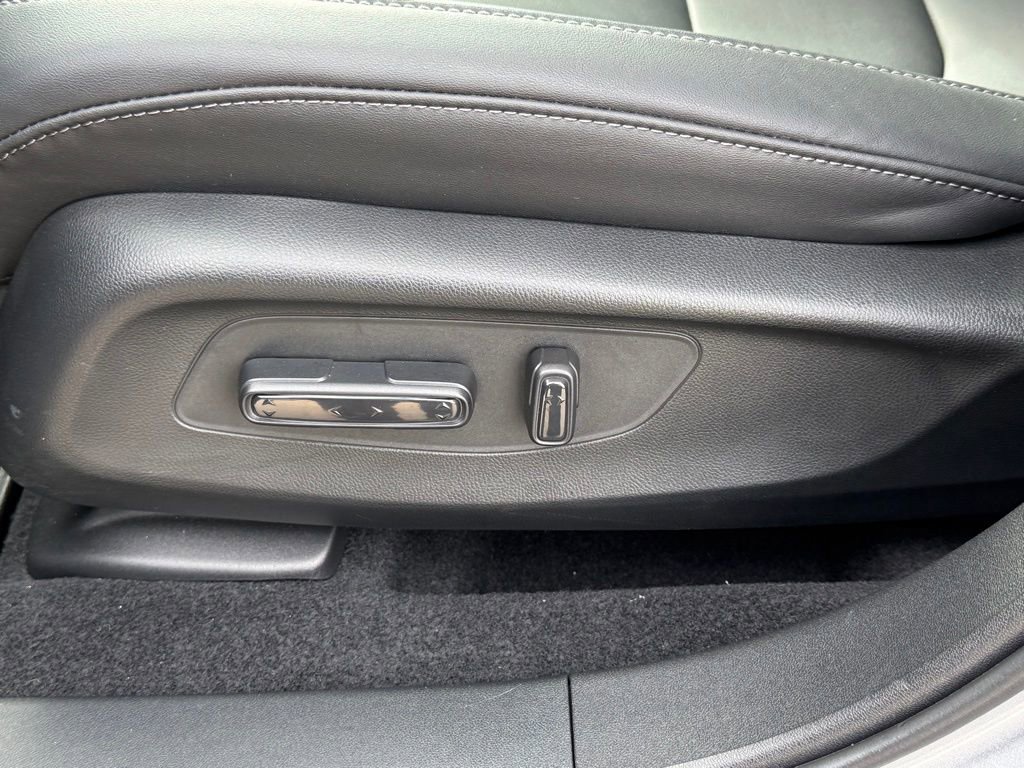 Certified 2025 Acura ADX AWD image 32