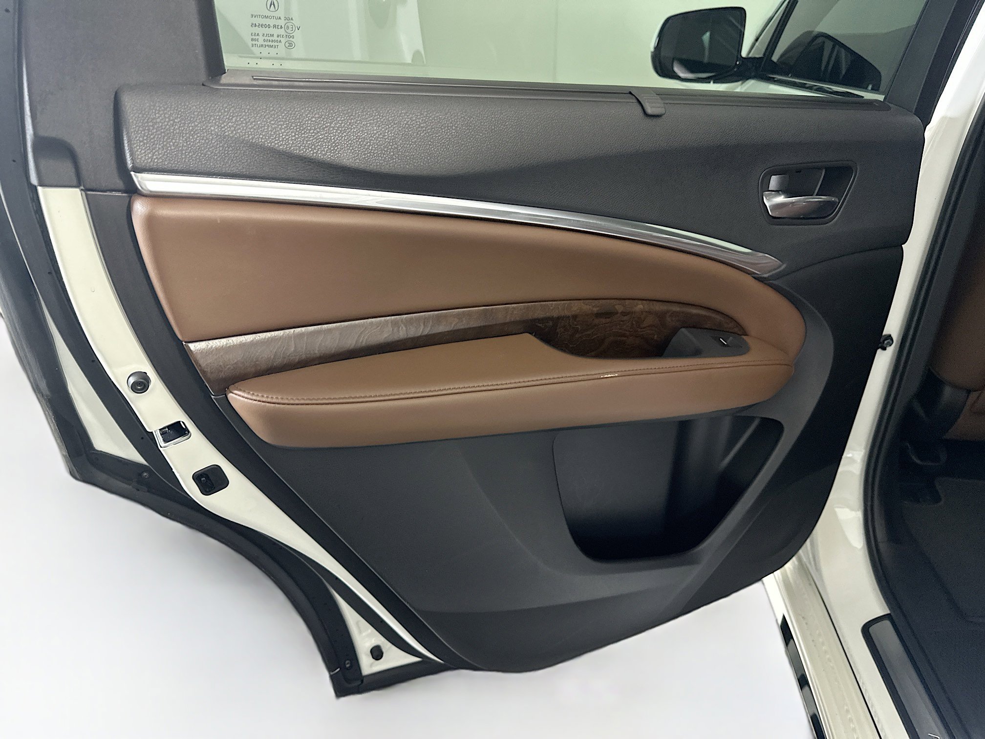 Used 2017 Acura MDX Sport Hybrid w/ Advance Pkg image 28