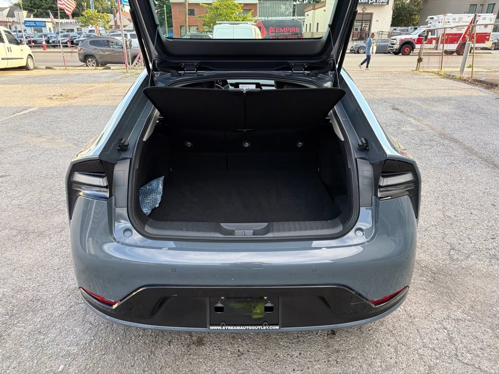 Used 2023 Toyota Prius Prime FWD image 10