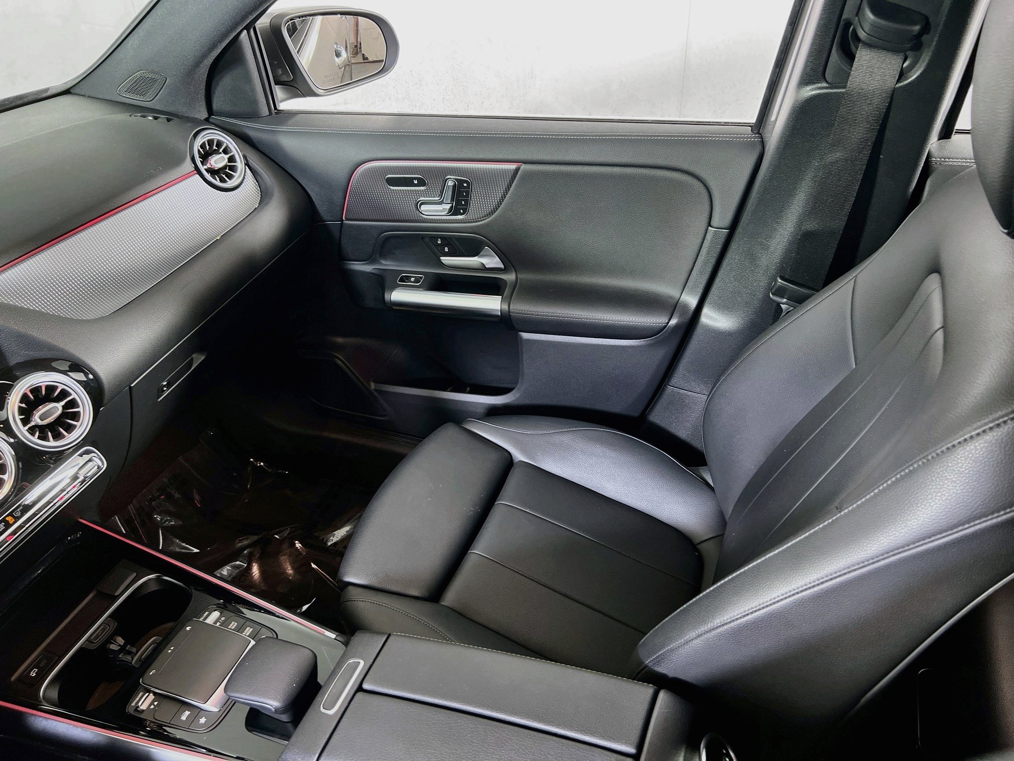 Used 2021 Mercedes-Benz GLA 250 4MATIC image 22