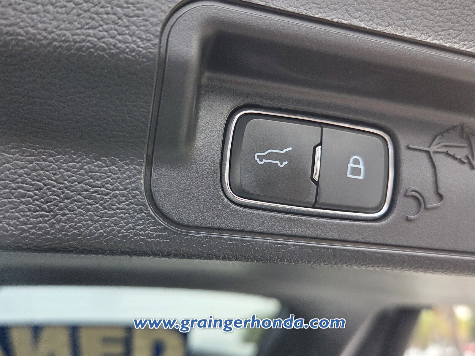 Used 2023 Ford Explorer Limited image 13