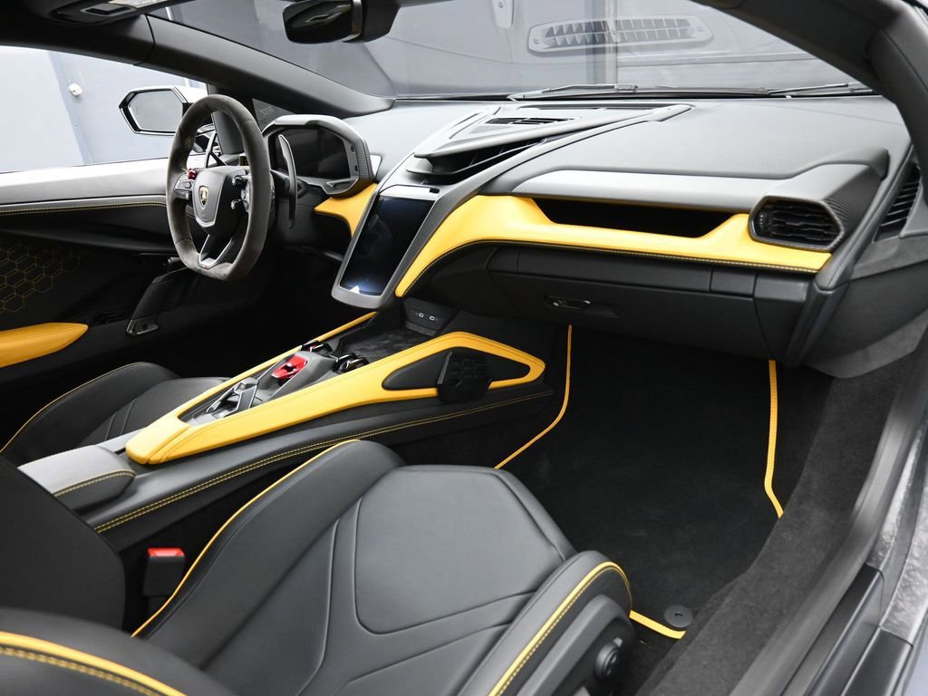 Used 2024 Lamborghini Revuelto AWD/4WD image 26