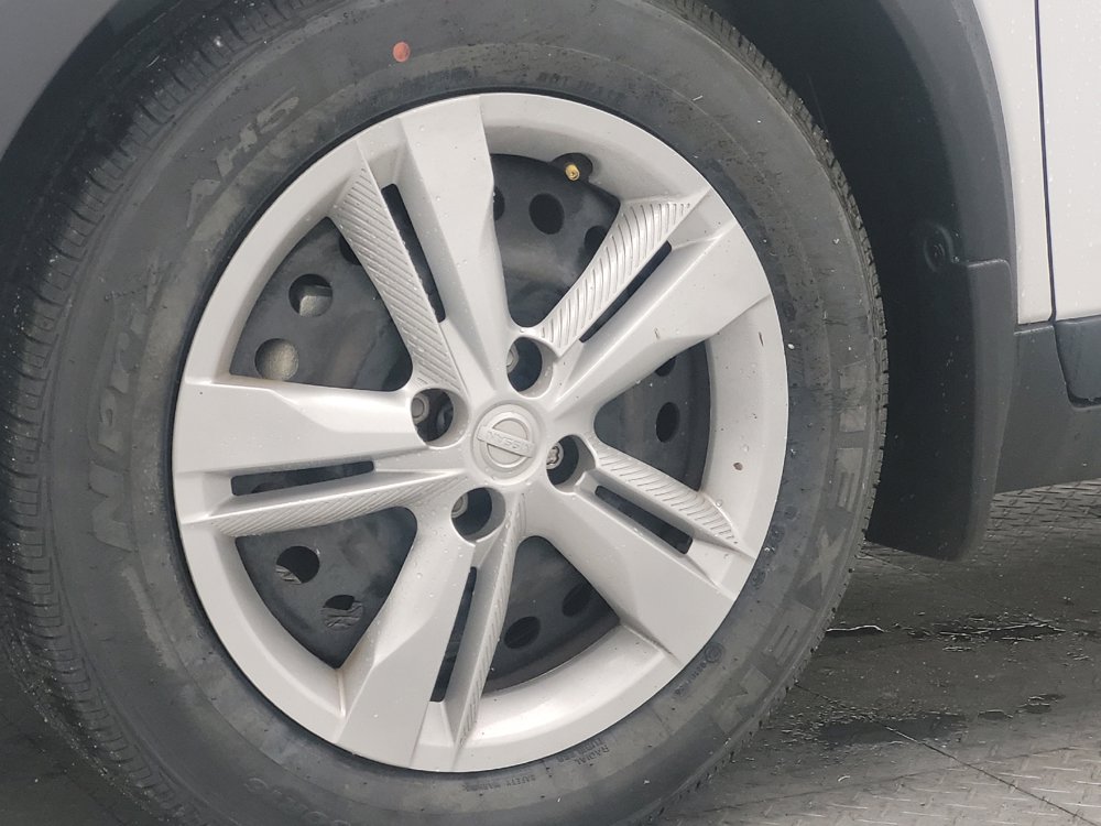 Used 2023 Nissan Kicks S FWD image 31