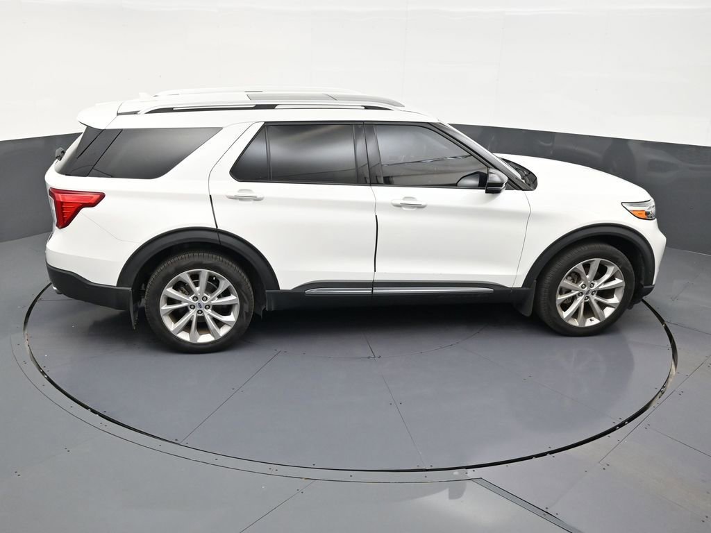 Used 2022 Ford Explorer Platinum w/ Equipment Group 601A AWD/4WD image 17
