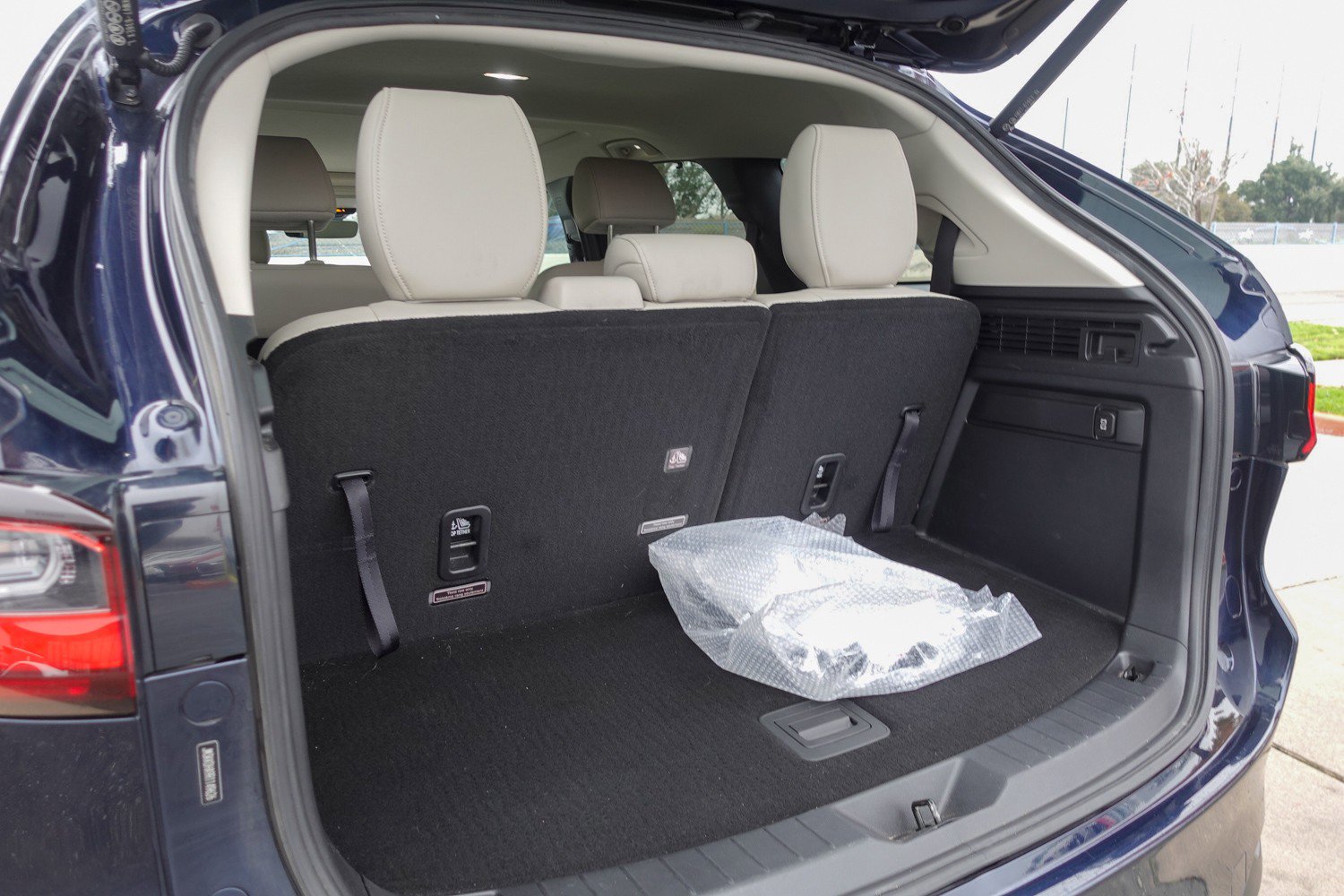 Used 2024 MAZDA CX-90 Plug-In Hybrid w/ Premium Pkg image 25