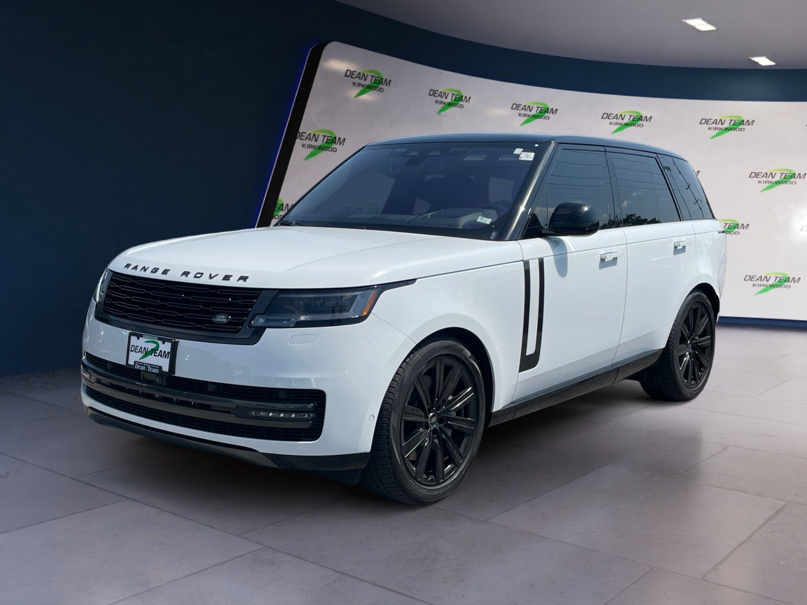 Used 2023 Land Rover Range Rover SE AWD/4WD image 3