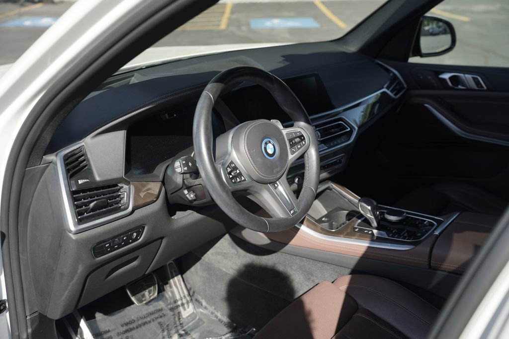 Used 2022 BMW X5 xDrive45e w/ M Sport Package AWD/4WD image 9