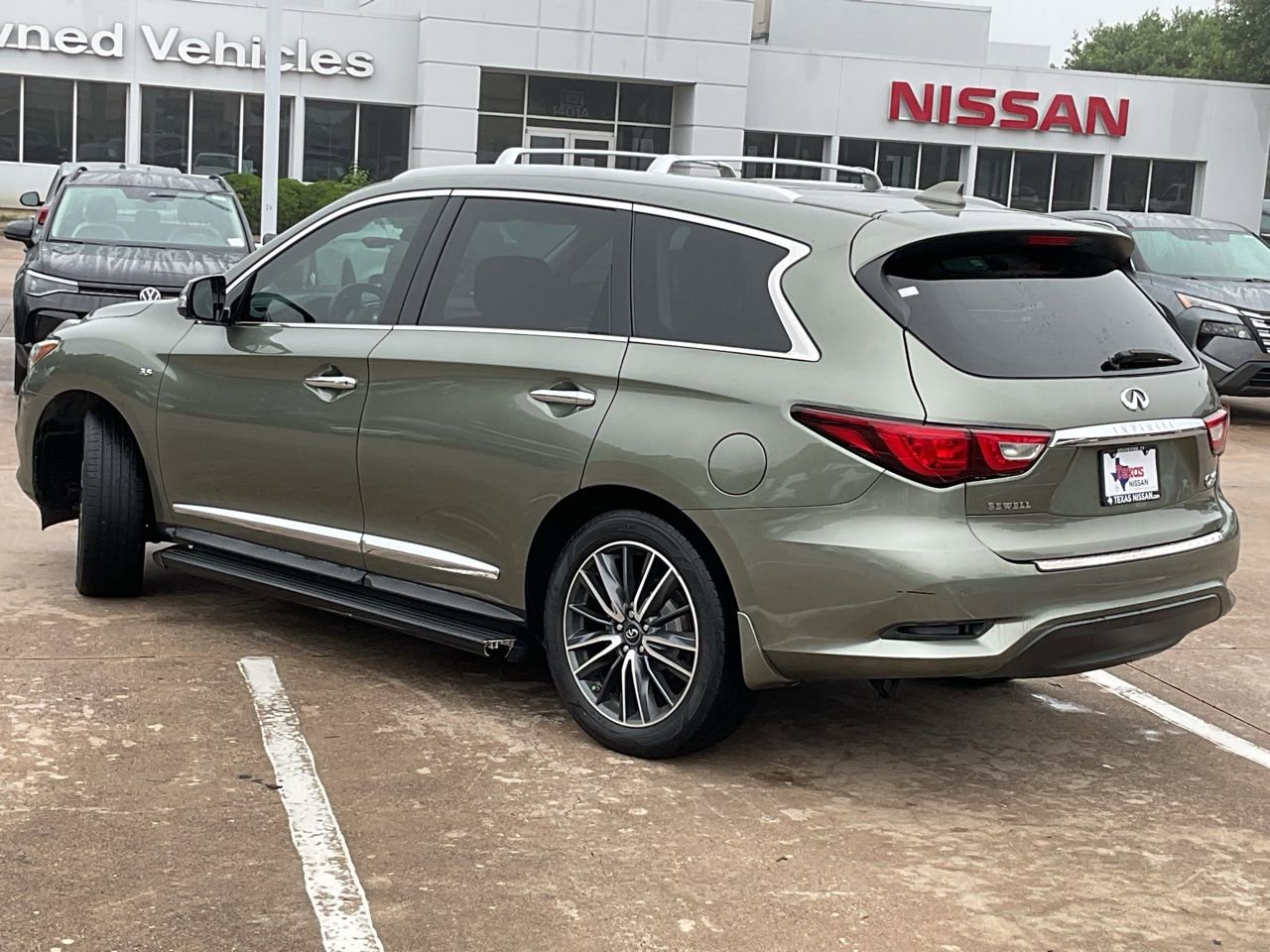 Used 2017 INFINITI QX60 FWD w/ Deluxe Technology Package image 7