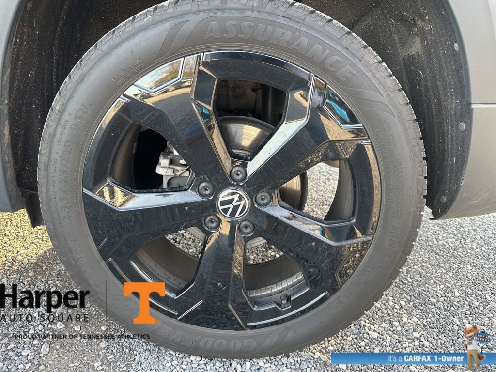 Used 2025 Volkswagen Taos SE image 20