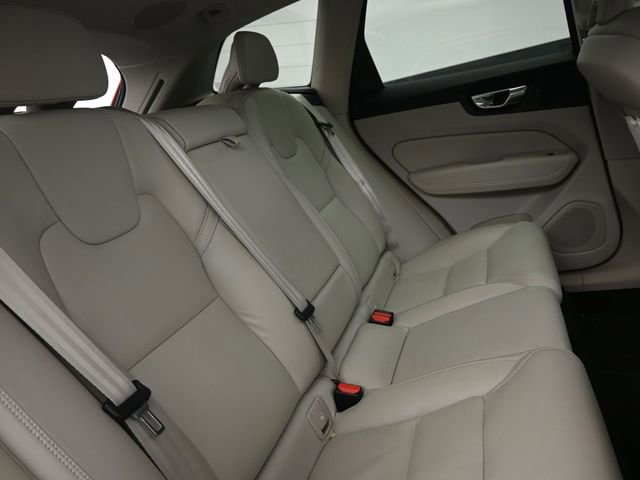Used 2022 Volvo XC60 B6 Inscription w/ Advanced Package image 35