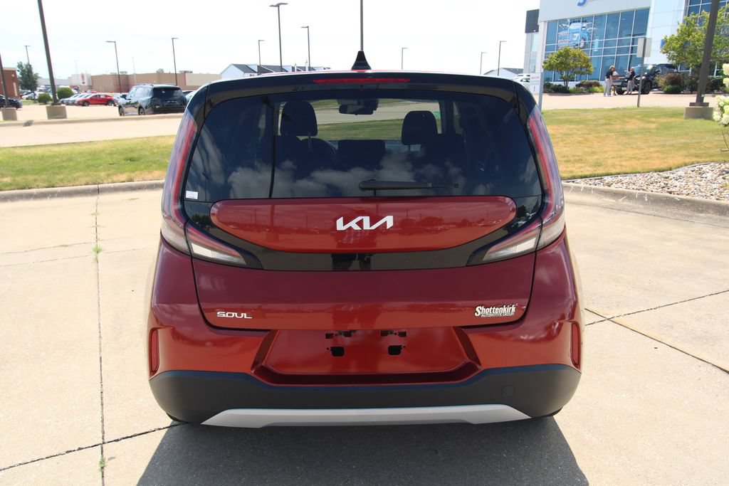 Used 2023 Kia Soul LX FWD image 13