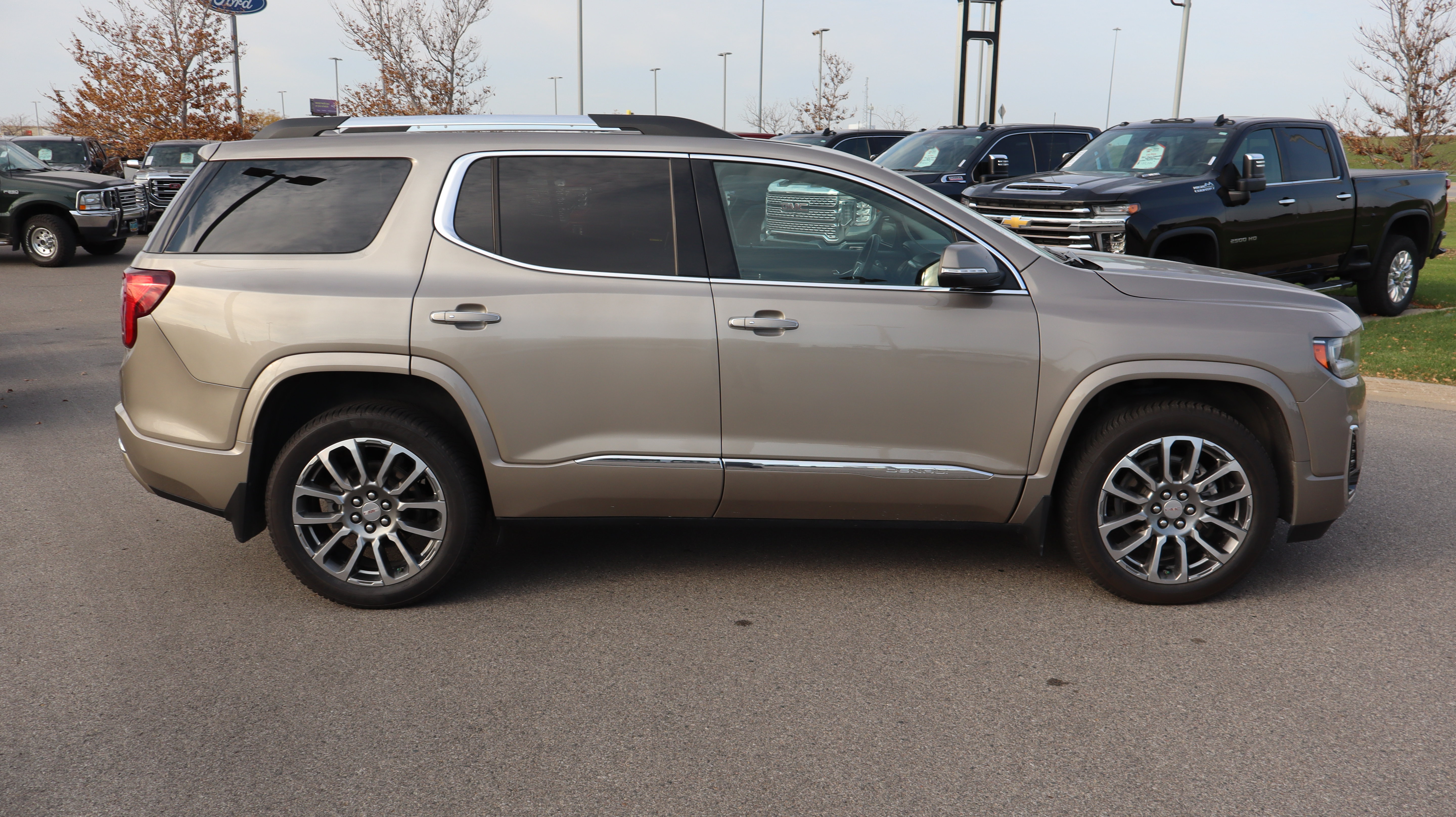 Certified 2023 GMC Acadia Denali w/ Denali Ultimate Package AWD/4WD image 8
