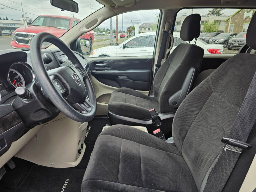 Used 2012 Dodge Grand Caravan SE FWD image 23