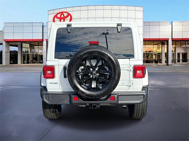 Used 2024 Jeep Wrangler Sahara w/ Technology Group image 8