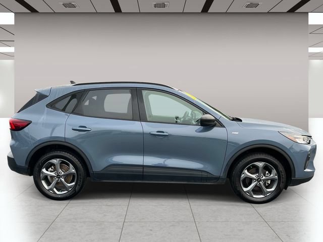Used 2025 Ford Escape ST-Line AWD/4WD image 2