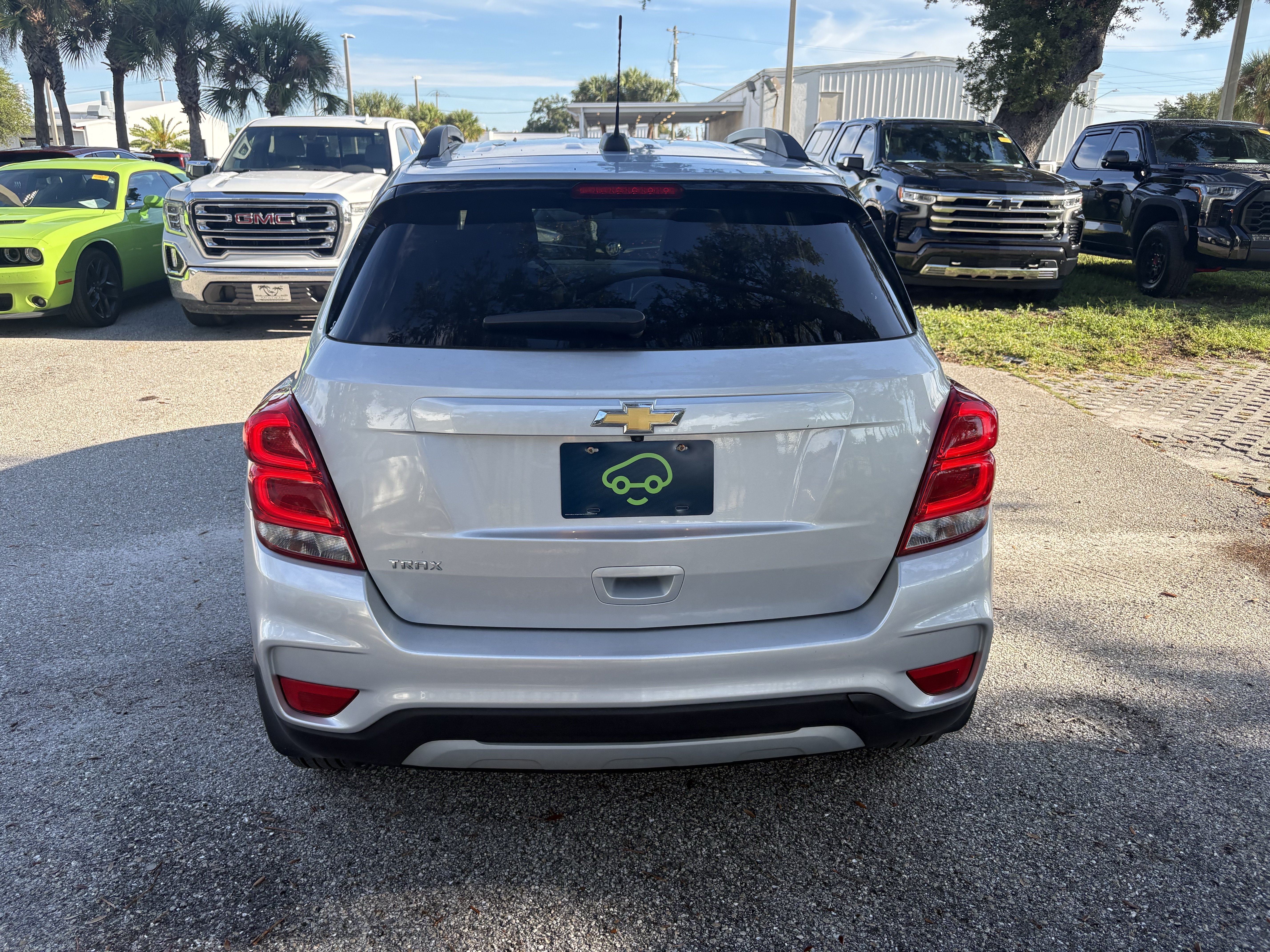 Used 2022 Chevrolet Trax LT w/ LT Convenience Package FWD image 6