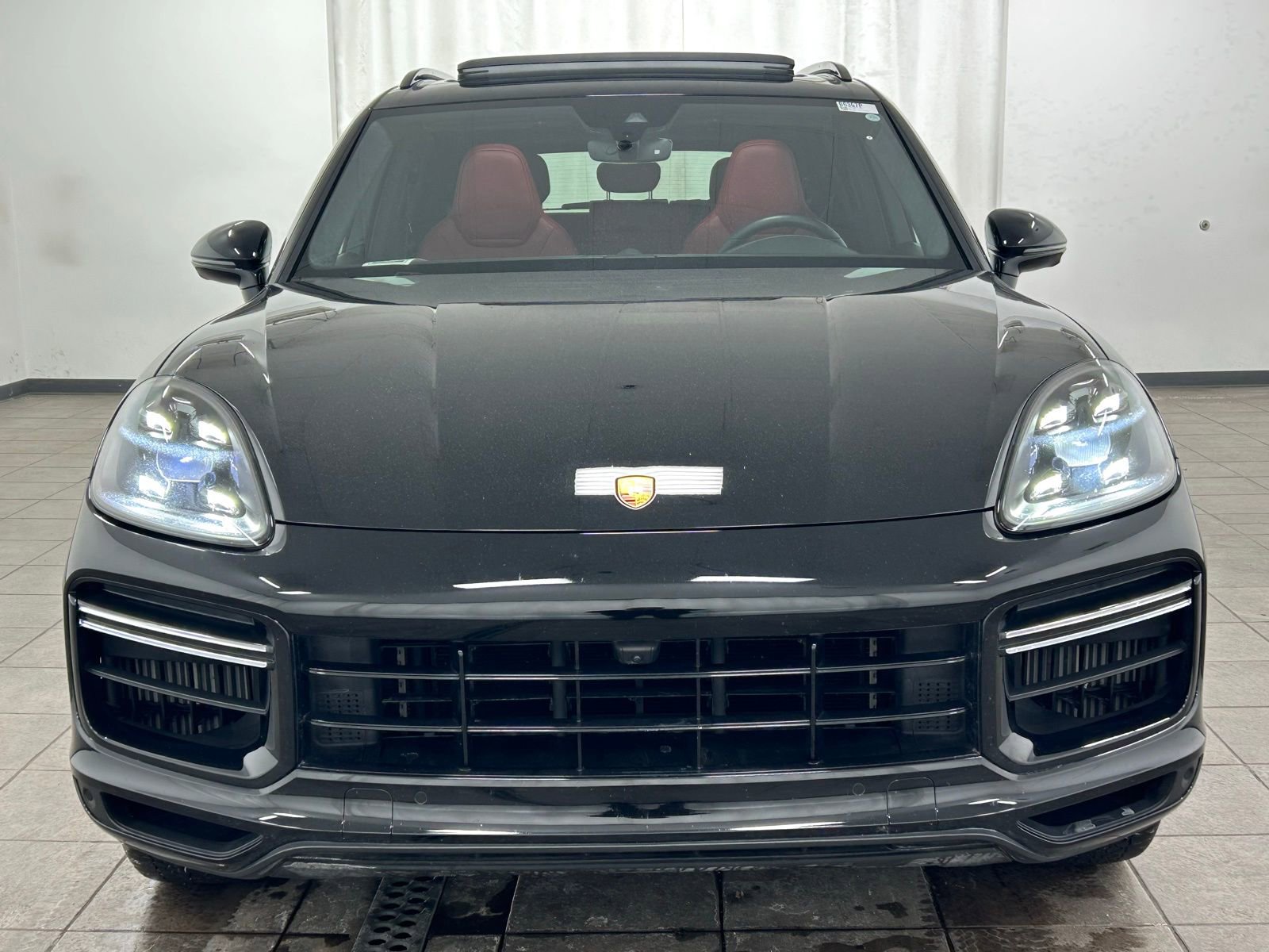 Used 2023 Porsche Cayenne Turbo image 8