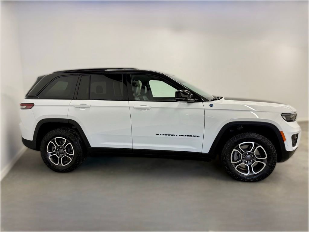 Used 2023 Jeep Grand Cherokee Trailhawk w/ Advanced Protech Group II image 5