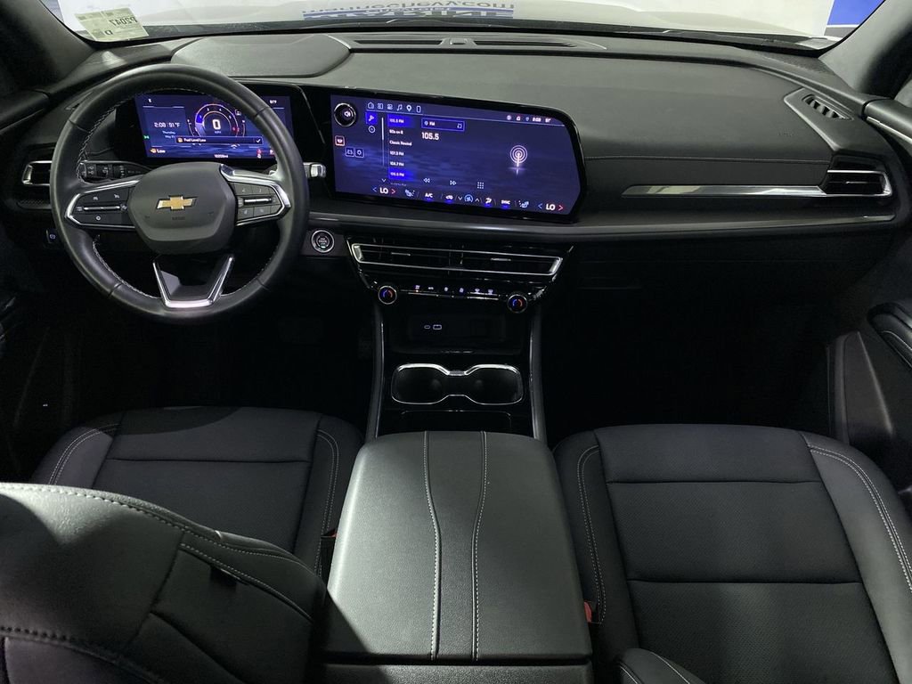 Used 2026 Chevrolet Traverse LT FWD image 25