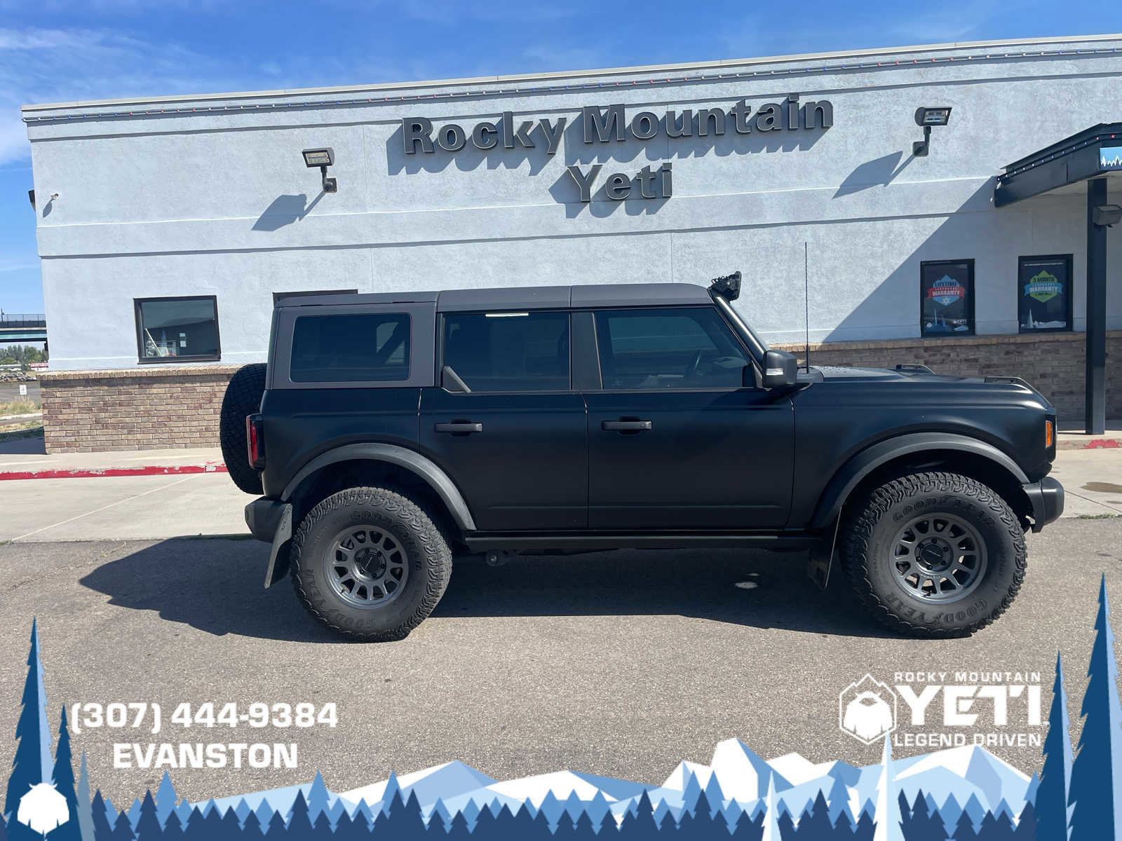 Used 2023 Ford Bronco Wildtrak image 2