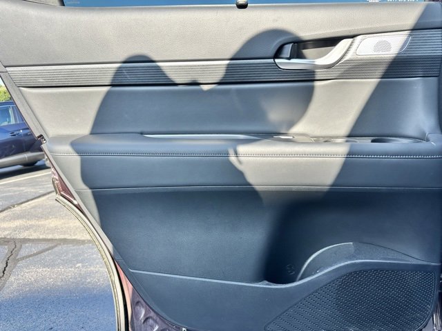 Used 2023 Hyundai Palisade Limited w/ Cargo Package image 25