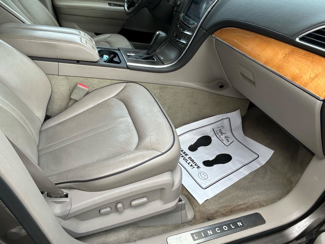 Used 2012 Lincoln MKX AWD w/ Wood Pkg image 12
