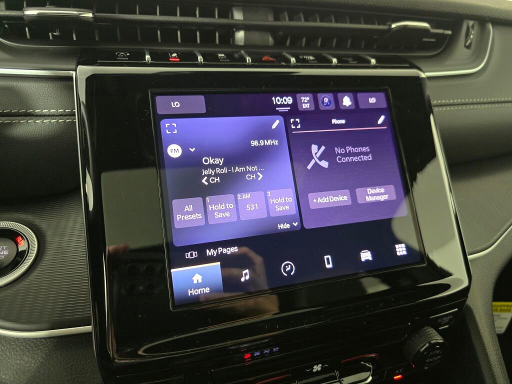 New 2025 Jeep Grand Cherokee Laredo X w/ Trailer Tow Package image 23