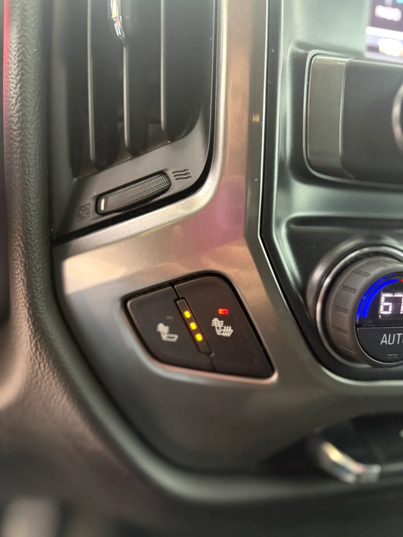 Used 2018 Chevrolet Silverado 1500 LT w/ True North Edition AWD/4WD image 16