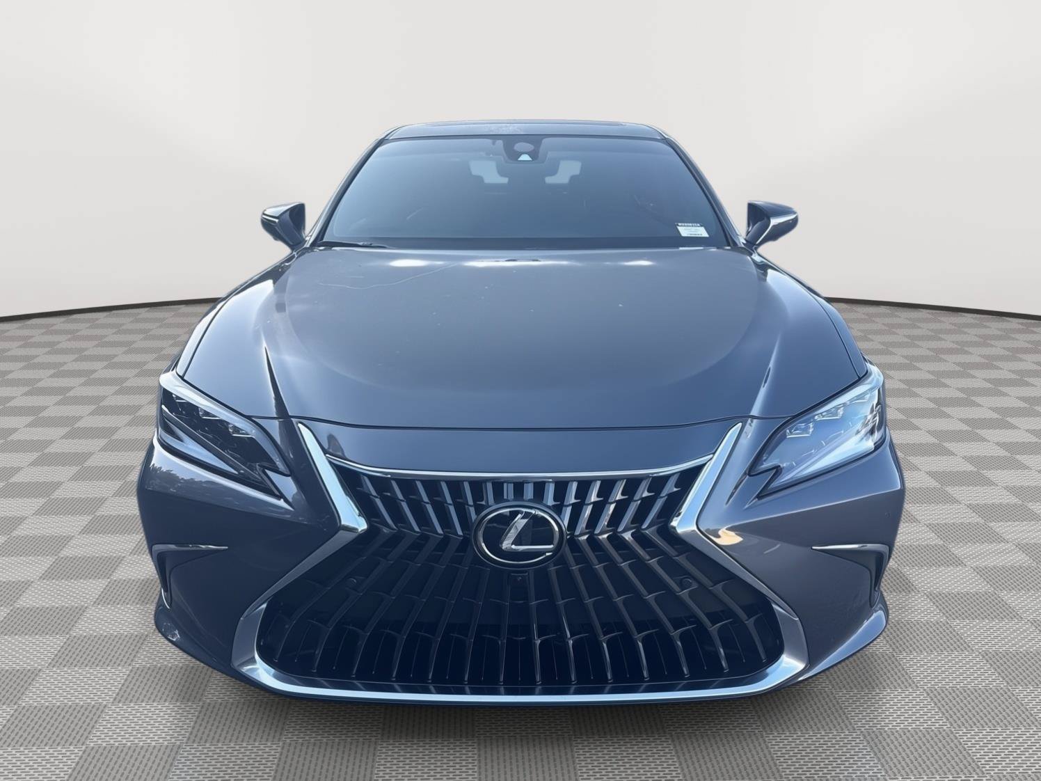 Used 2025 Lexus ES 300h Ultra Luxury w/ Accessory Package (Z2) FWD image 3