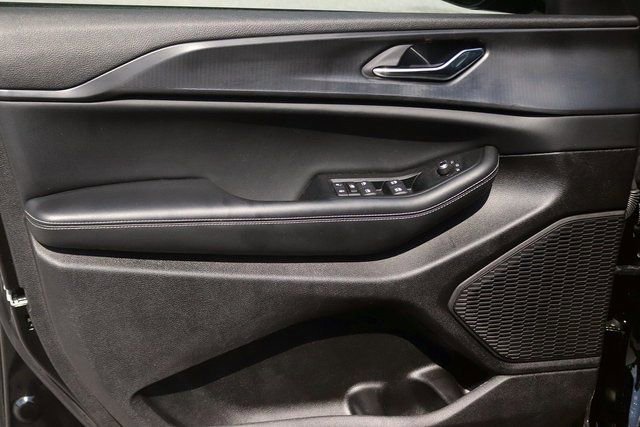 Used 2024 Jeep Grand Cherokee Altitude AWD/4WD image 7