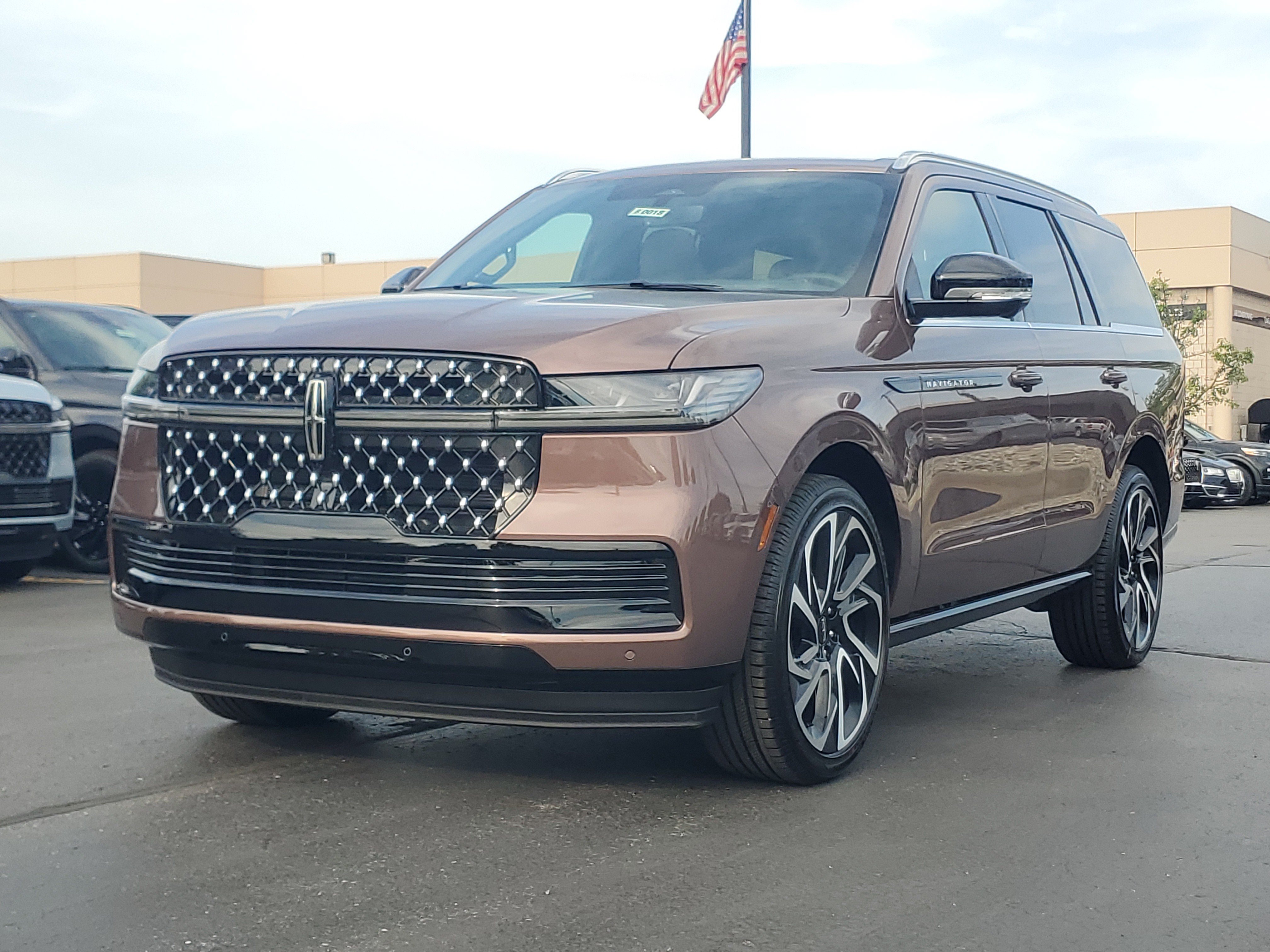 New 2027 Lincoln Navigator Black Label AWD/4WD image 2