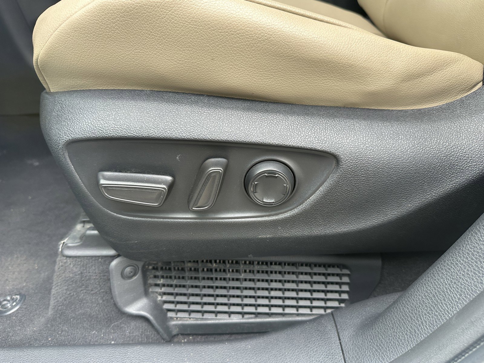 Used 2021 Toyota Sienna XLE AWD/4WD image 12