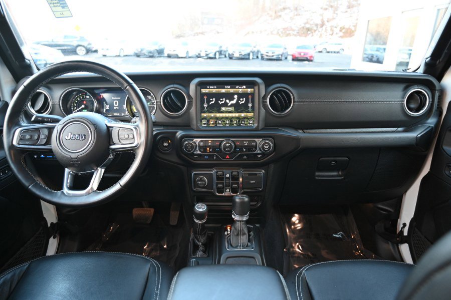 Used 2022 Jeep Wrangler Unlimited Sahara w/ Cold Weather Group image 4