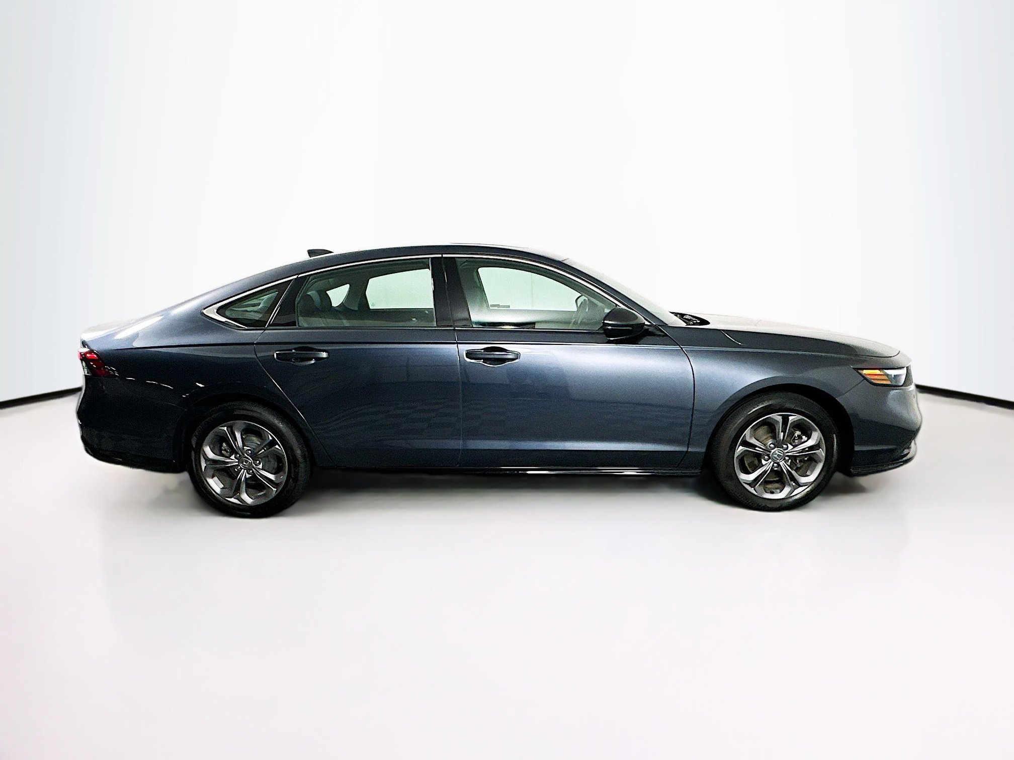 Used 2024 Honda Accord EX-L image 10