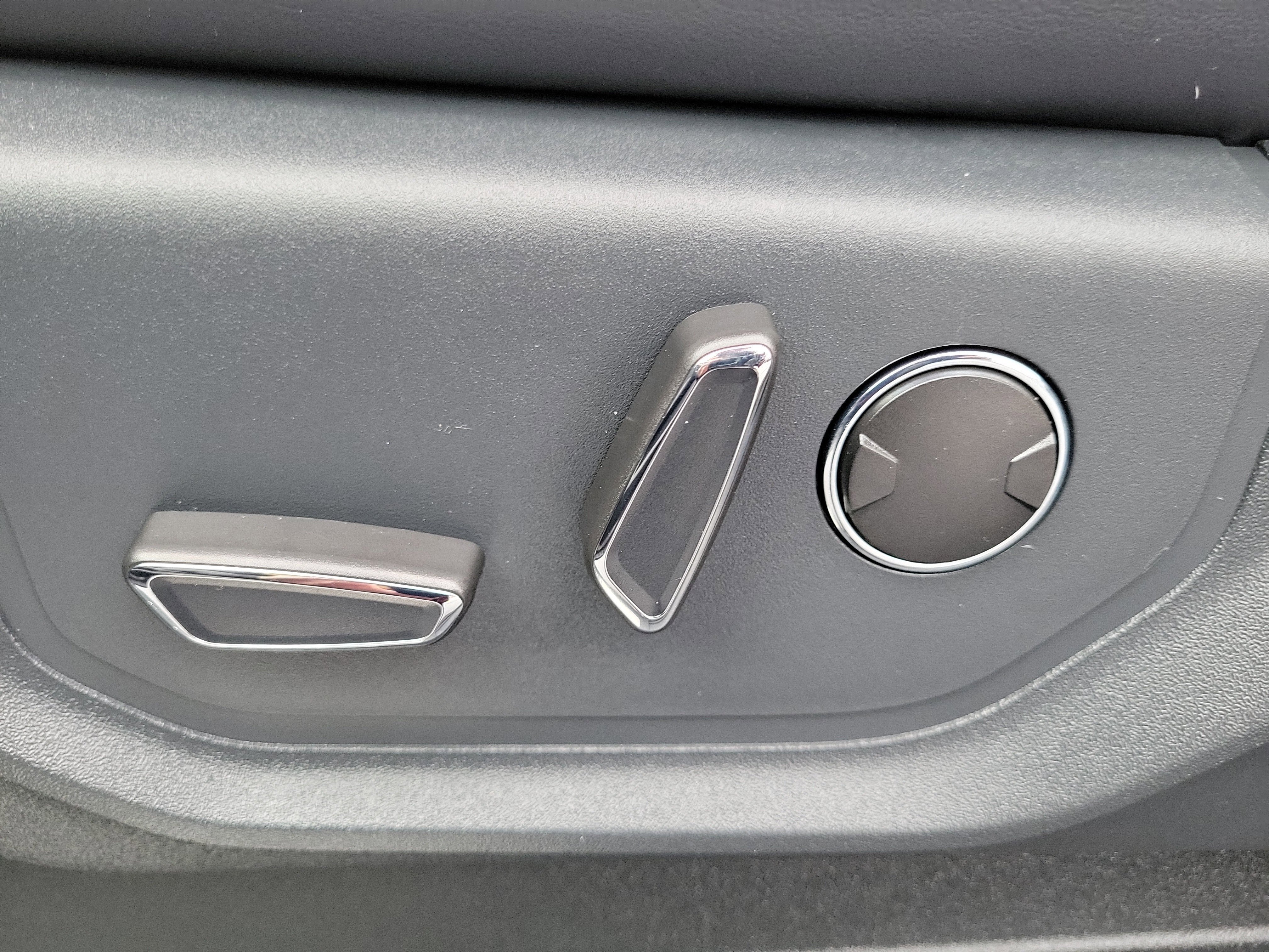 Certified 2022 Ford F250 Platinum w/ FX4 Off-Road Package image 23